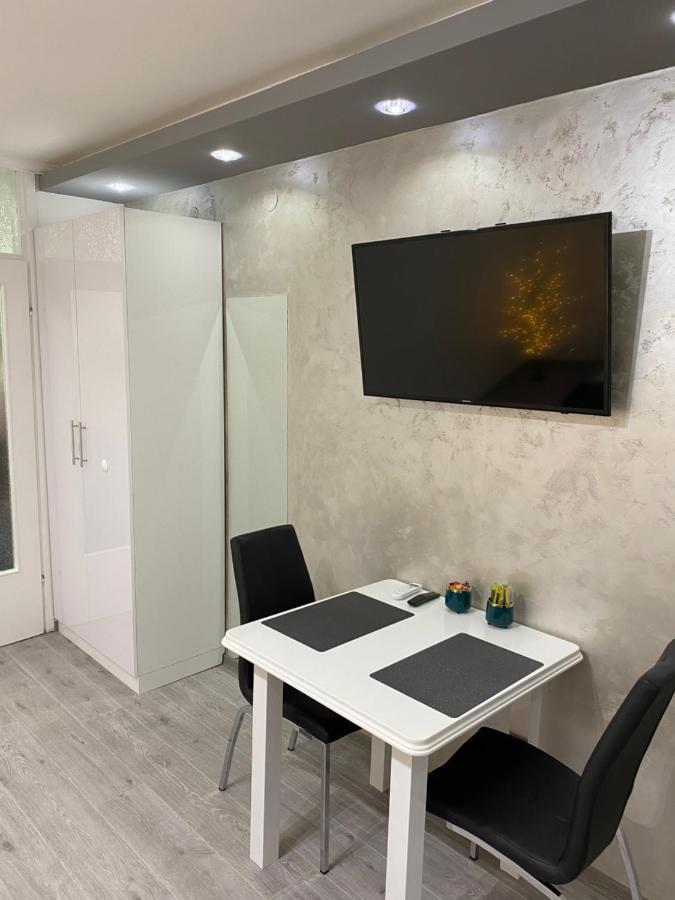 Manirosi 5 Apartment Subotica Extérieur photo